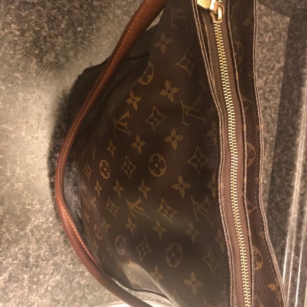 Vintage Louis Vuitton shoulder bag